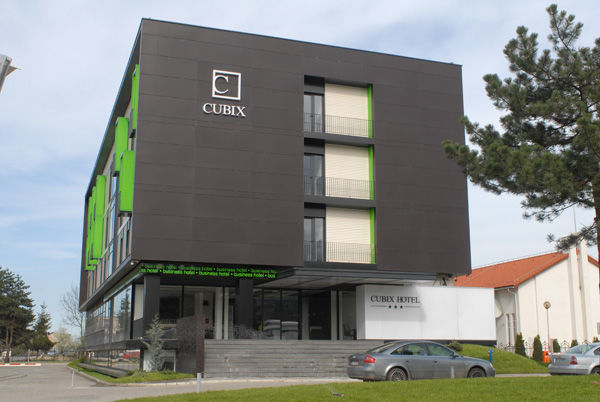 Hotel Cubix Braşov Exterior foto